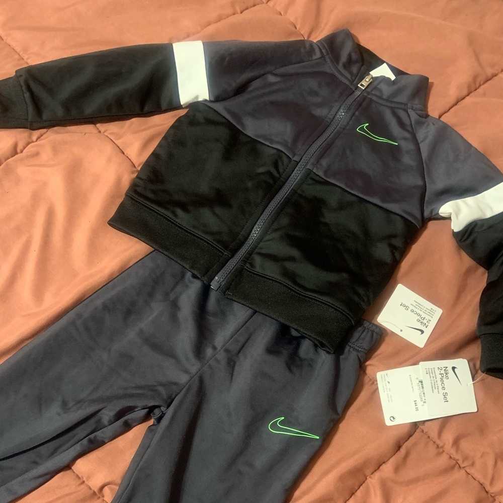 Two piece Nike set 24 months new with tags